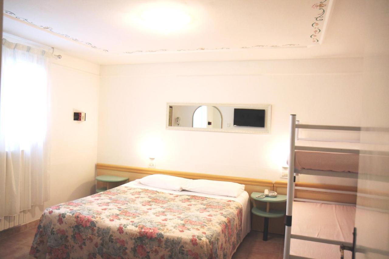 Hotel Rosa Maria Elite Bellaria-Igea Marina Pokoj fotografie